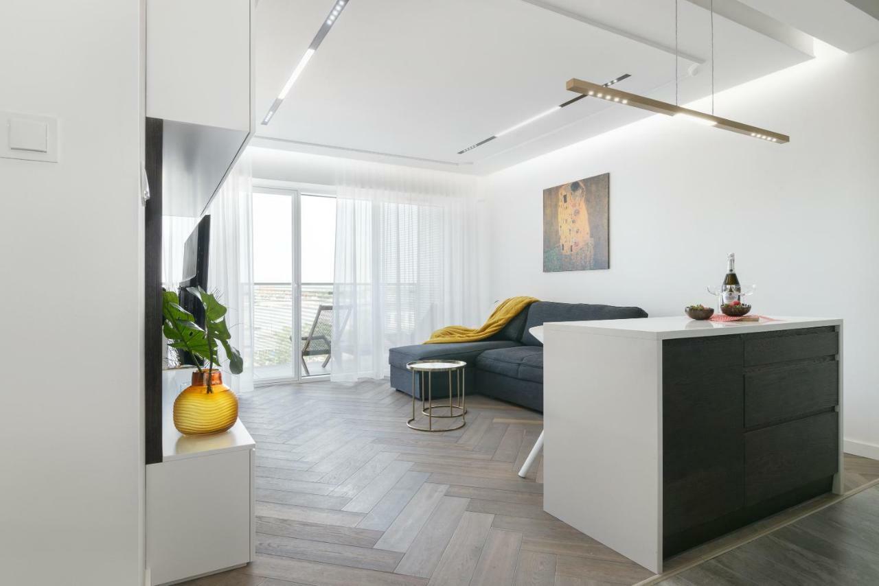Perfectely Located Stay With Free Parking Poznań Exteriör bild